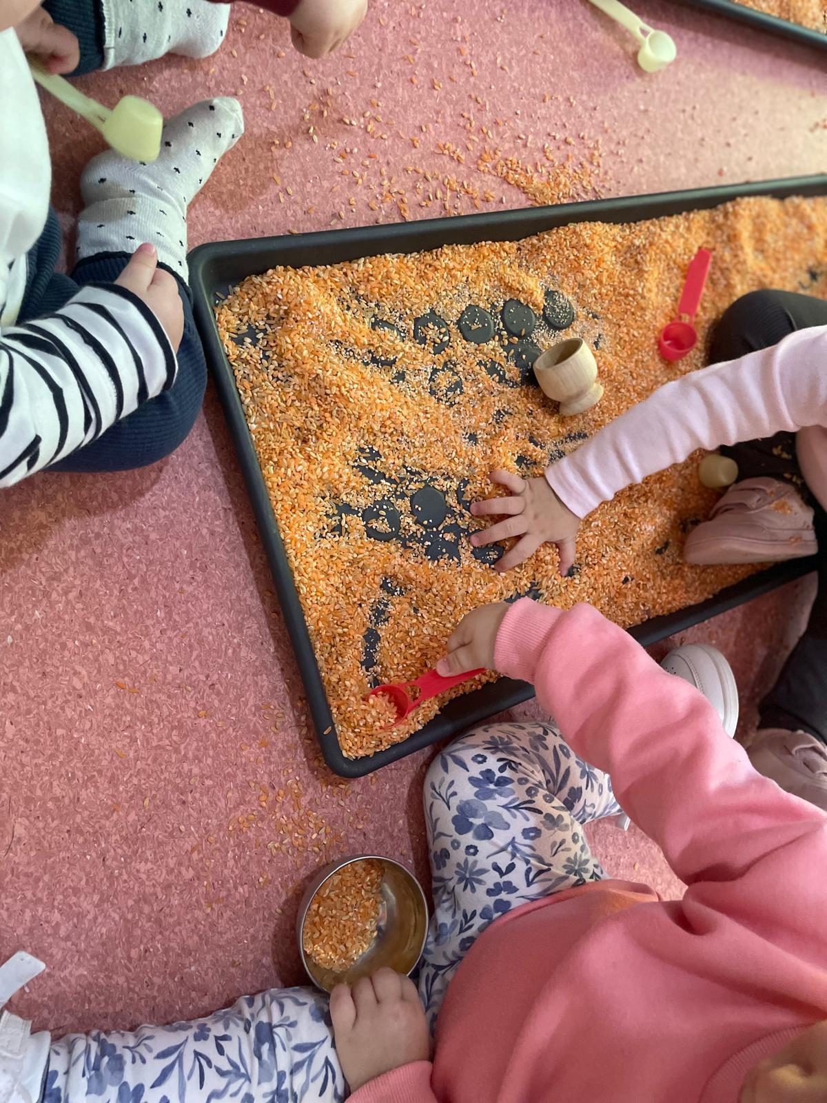 actividad-grupal-sensorial-escuela-infantil