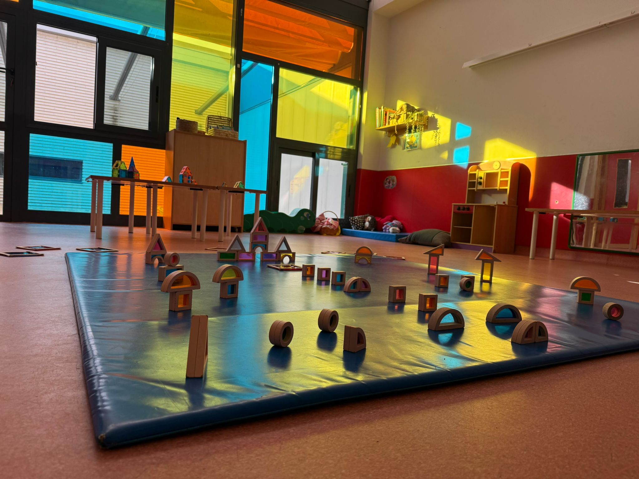 aula-educacion-infantil-el-gato-con-botas-mundo-colores